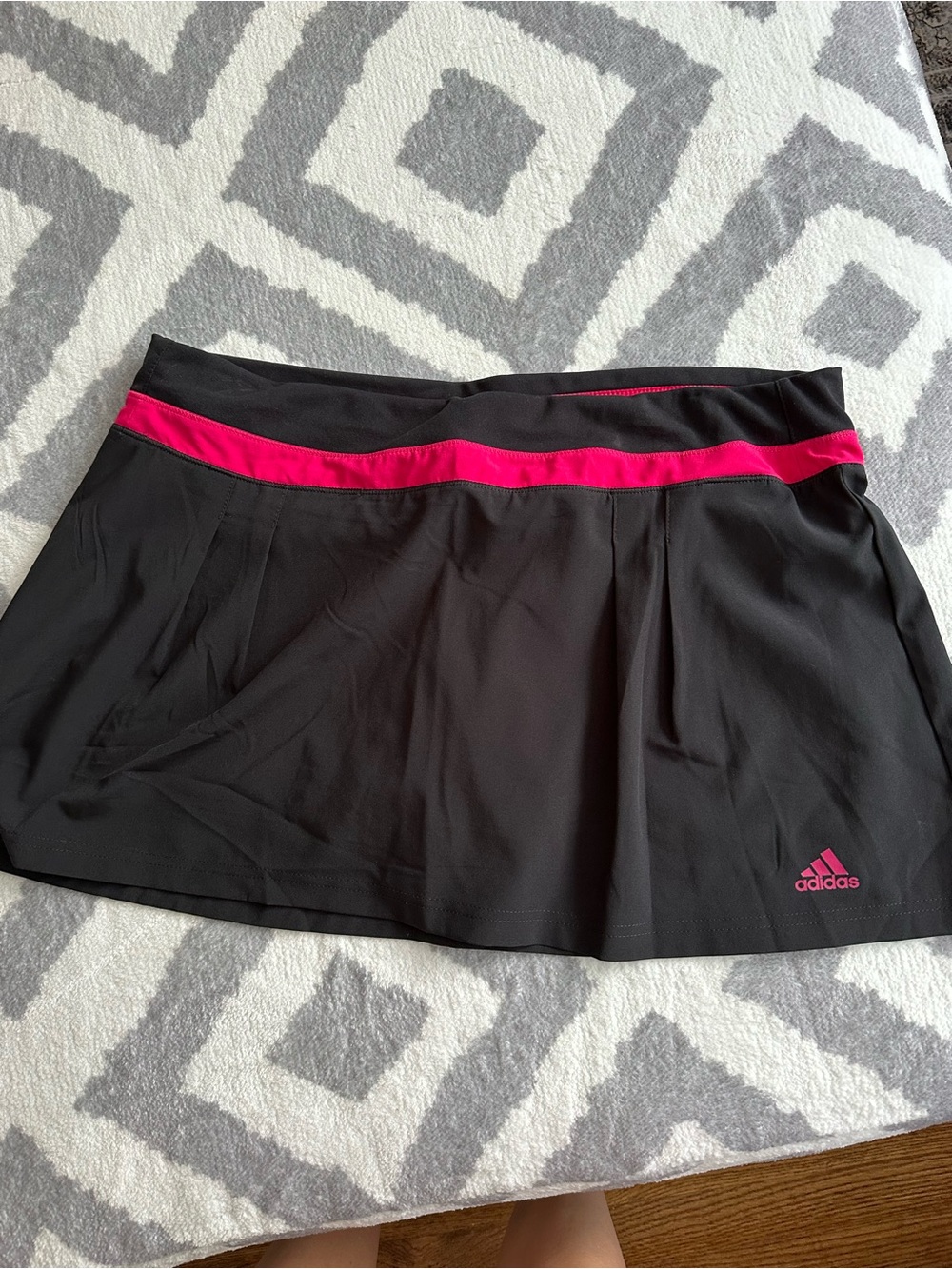 adidas Black and pink skort, tennis or golf size L